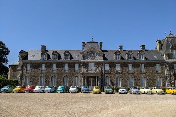 <strong>Chateau de Caradeuc</strong><small>© FIAT 500 et dérivés CLUB DE FRANCE</small>