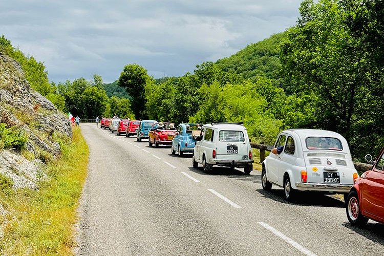 <strong></strong><small>© FIAT 500 et dérivés CLUB DE FRANCE</small>