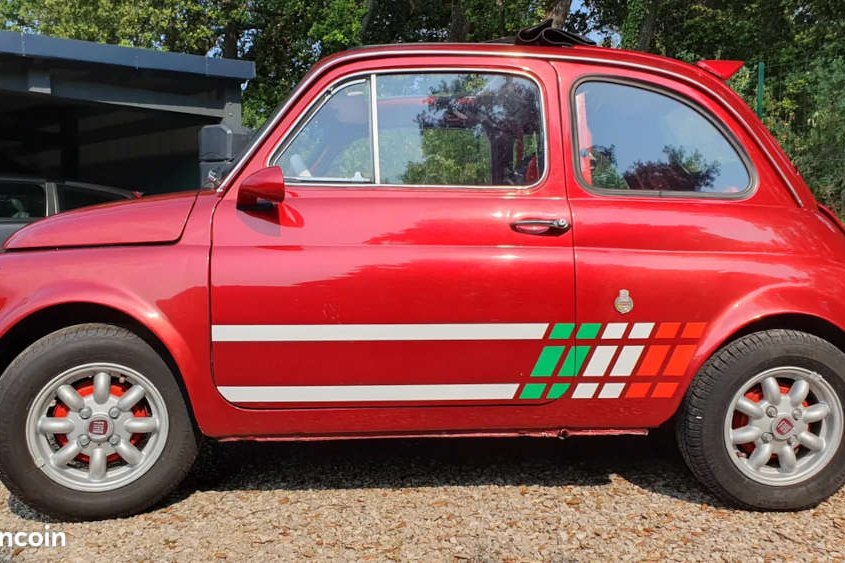 <strong>FIAT 500 LARUELLE</strong><small>© FIAT 500 et dérivés CLUB DE FRANCE</small>