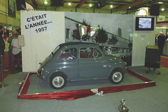 Stand © FIAT 500 et dérivés CLUB DE FRANCE <strong>Stand</strong><small>© FIAT 500 et dérivés CLUB DE FRANCE</small>