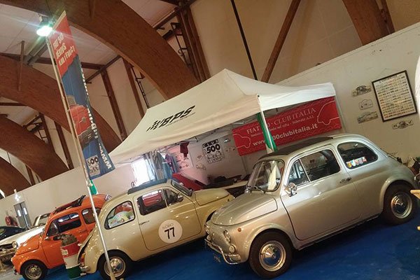 Rétro Passion Rennes © FIAT 500 et dérivés CLUB DE FRANCE <strong>Rétro Passion Rennes</strong><small>© FIAT 500 et dérivés CLUB DE FRANCE</small>