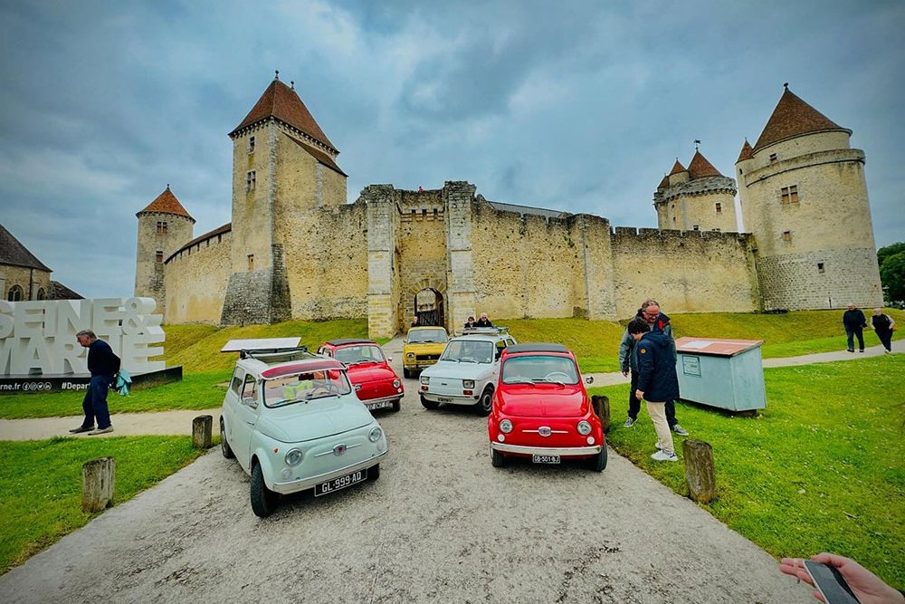 Blandy-les-Tours © FIAT 500 et dérivés CLUB DE FRANCE <strong>Blandy-les-Tours</strong><small>© FIAT 500 et dérivés CLUB DE FRANCE</small>