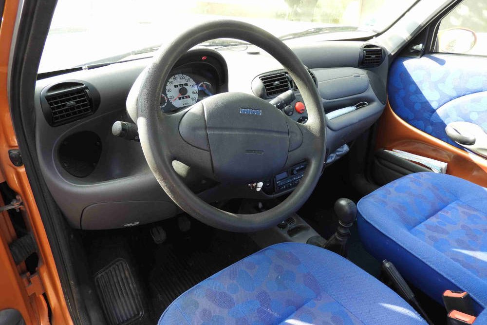 <strong></strong><small>© FIAT 500 et dérivés CLUB DE FRANCE</small>