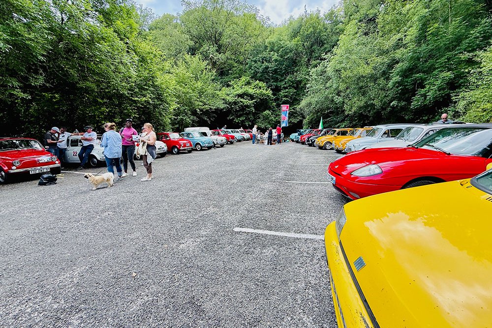 <strong>Saint-Cirq-Lapopie</strong><small>© FIAT 500 et dérivés CLUB DE FRANCE</small>