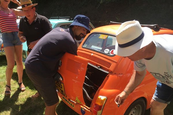 Saint Suliac © FIAT 500 et dérivés CLUB DE FRANCE <strong>Saint Suliac</strong><small>© FIAT 500 et dérivés CLUB DE FRANCE</small>