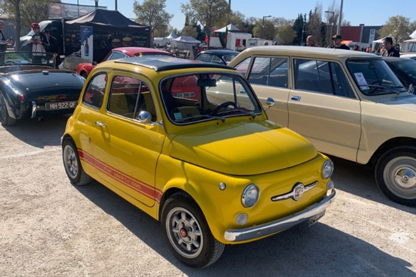 Sur le parking © FIAT 500 et dérivés CLUB DE FRANCE <strong>Sur le parking</strong><small>© FIAT 500 et dérivés CLUB DE FRANCE</small>