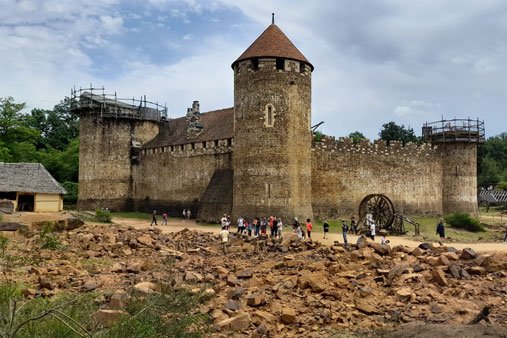Guédelon © FIAT 500 et dérivés CLUB DE FRANCE <strong>Guédelon</strong><small>© FIAT 500 et dérivés CLUB DE FRANCE</small>