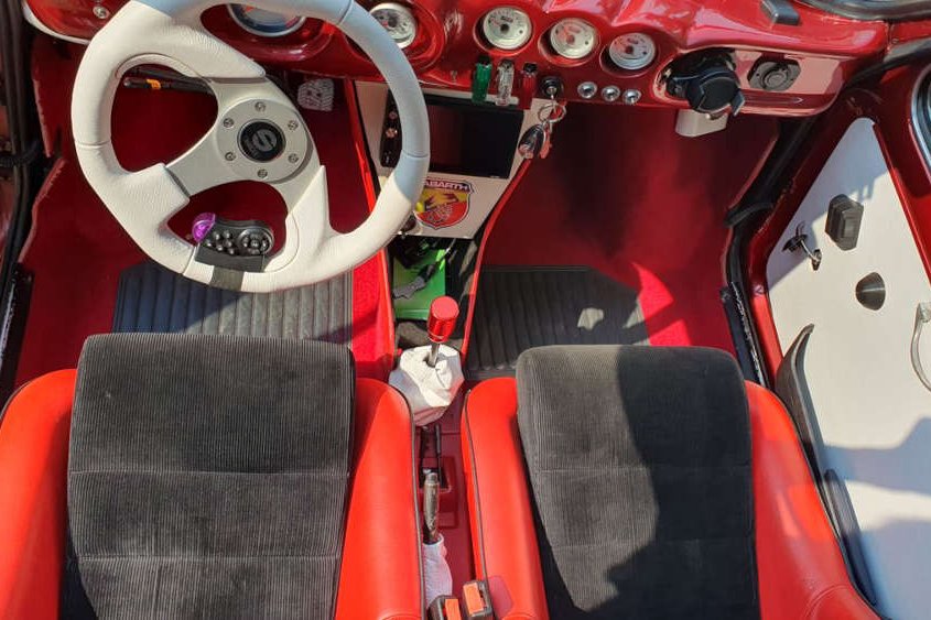 <strong>FIAT 500 LARUELLE</strong><small>© FIAT 500 et dérivés CLUB DE FRANCE</small>