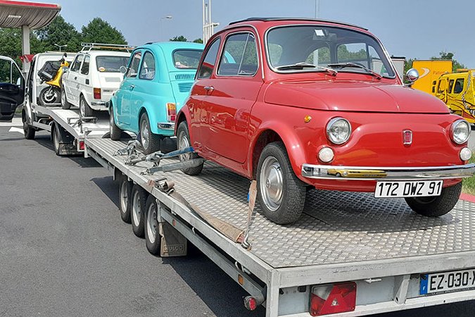 <strong>Lundi, c'est fini</strong><small>© FIAT 500 et dérivés CLUB DE FRANCE</small>
