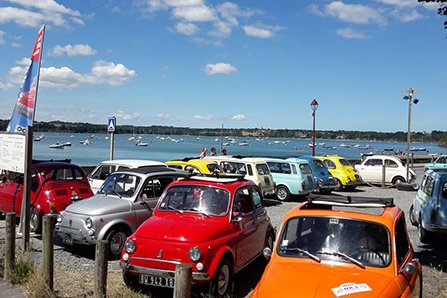 Saint Suliac © FIAT 500 et dérivés CLUB DE FRANCE <strong>Saint Suliac</strong><small>© FIAT 500 et dérivés CLUB DE FRANCE</small>