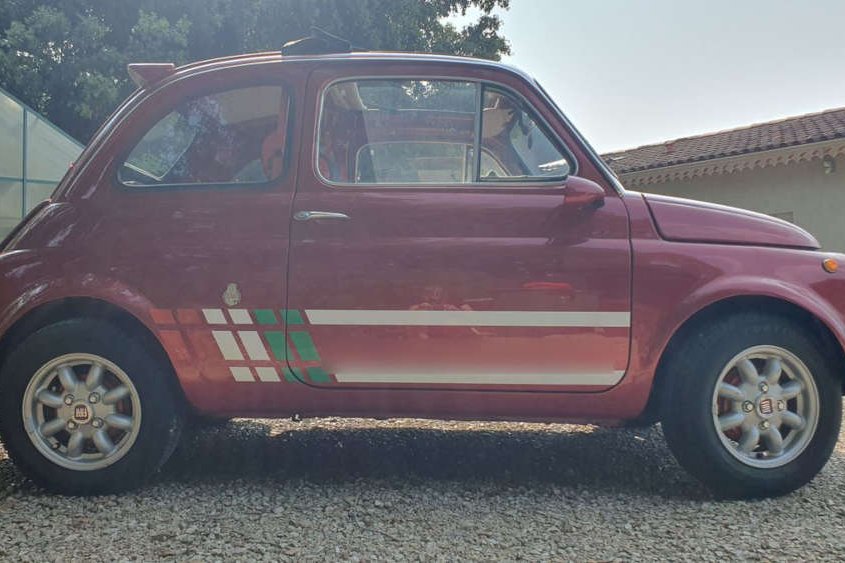 <strong>FIAT 500 LARUELLE</strong><small>© FIAT 500 et dérivés CLUB DE FRANCE</small>