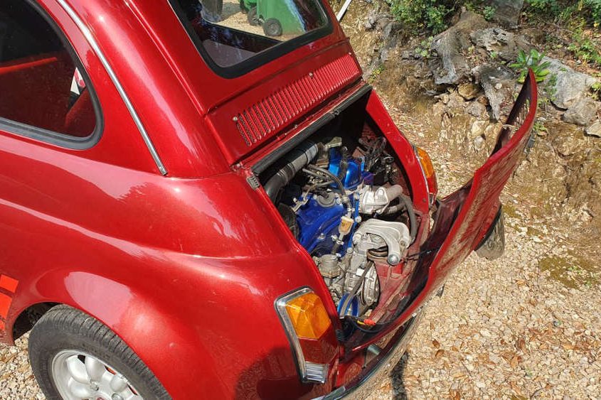 <strong>FIAT 500 LARUELLE</strong><small>© FIAT 500 et dérivés CLUB DE FRANCE</small>