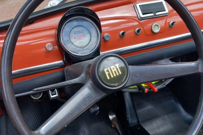 <strong></strong><small>© FIAT 500 et dérivés CLUB DE FRANCE</small>