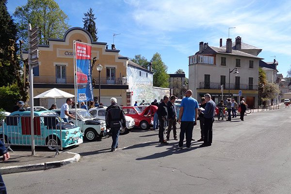 Bagnères de Bigorre © FIAT 500 et dérivés CLUB DE FRANCE <strong>Bagnères de Bigorre</strong><small>© FIAT 500 et dérivés CLUB DE FRANCE</small>